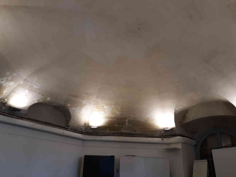 Salle levant plafond